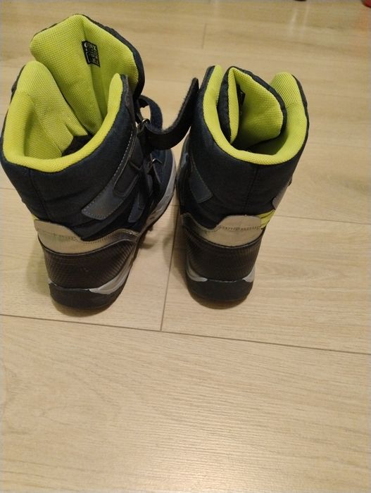 Ghete înalte cu scai Geox