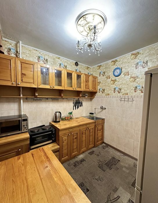 Продам 2х комн Бурова 23