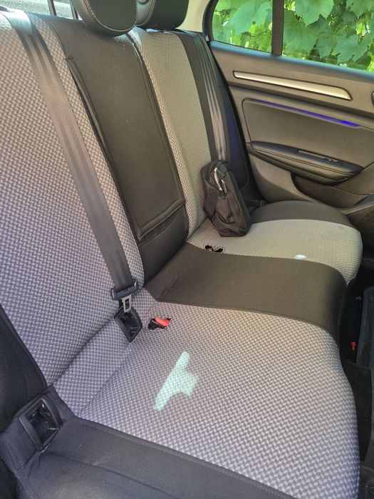 Huse dedicate Renault Megane 4