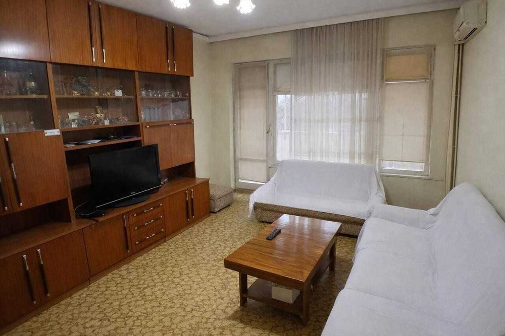 Тристаен апартамент в квартал Въстанически