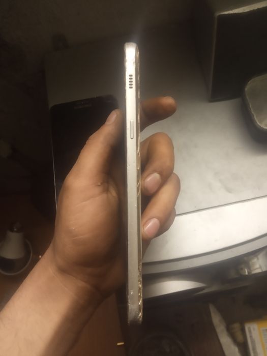 Продам 2 телефона