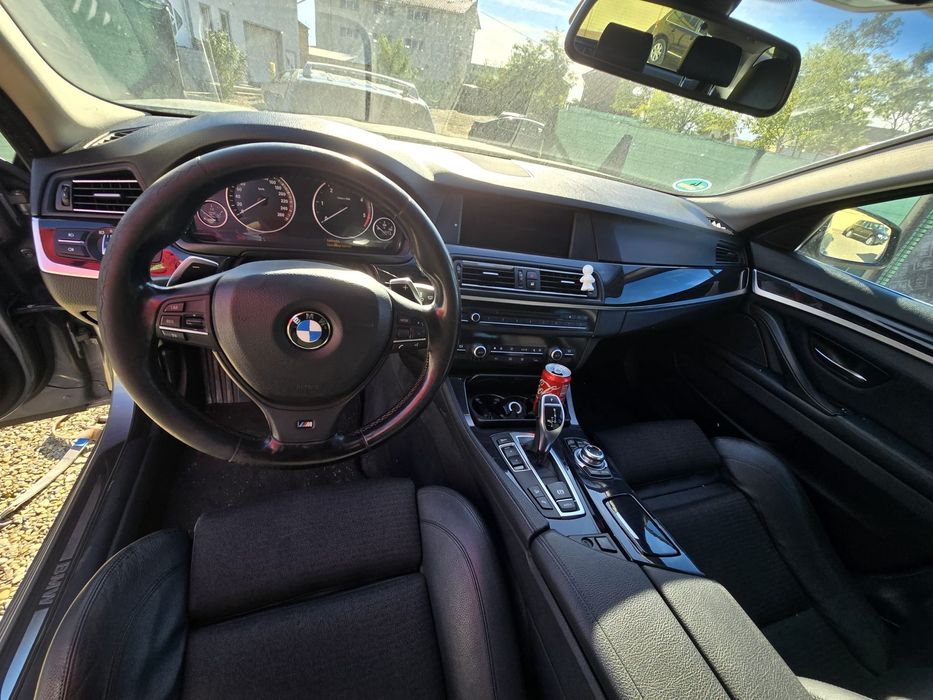 Dezmembrez BMW seria5 F10/F11 530d 530xdrive 258cp(orice piesa,volan s