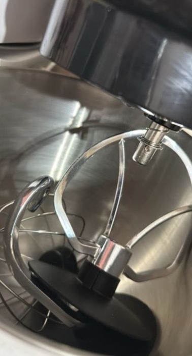 Кухонный планетарный миксер и тестомес