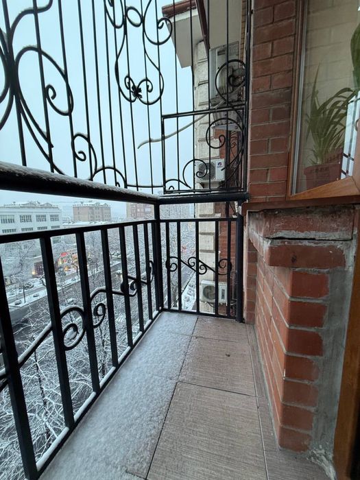 Продается улица нукус Габус  2/6/6 с ремонт мебель техника