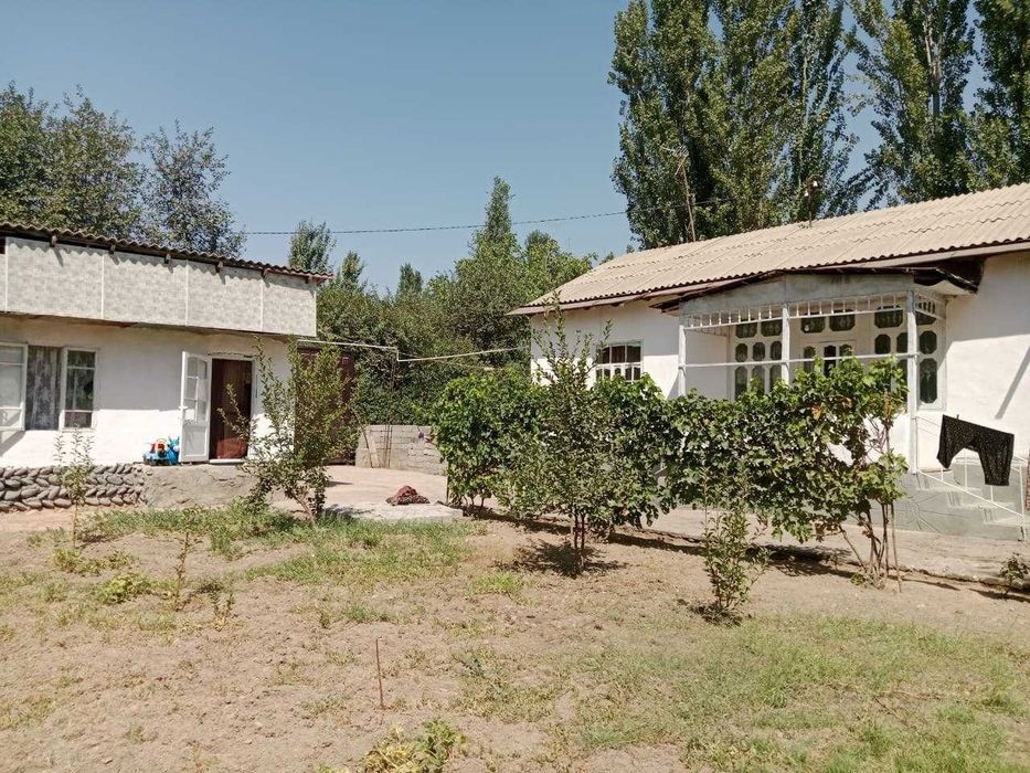 Uy sotiladi  yaxshi joydan