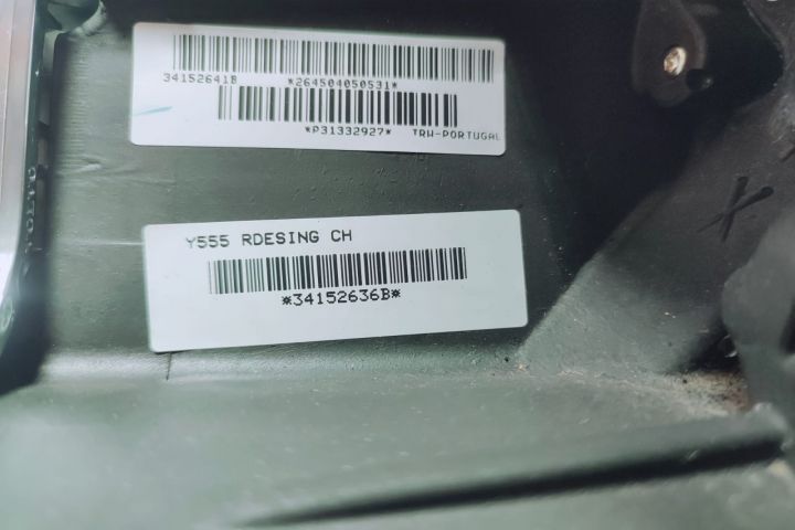 Volan in 3 spite cu comenzi 34152636B Volvo V40 2  [din 2012 pana  2016] seria