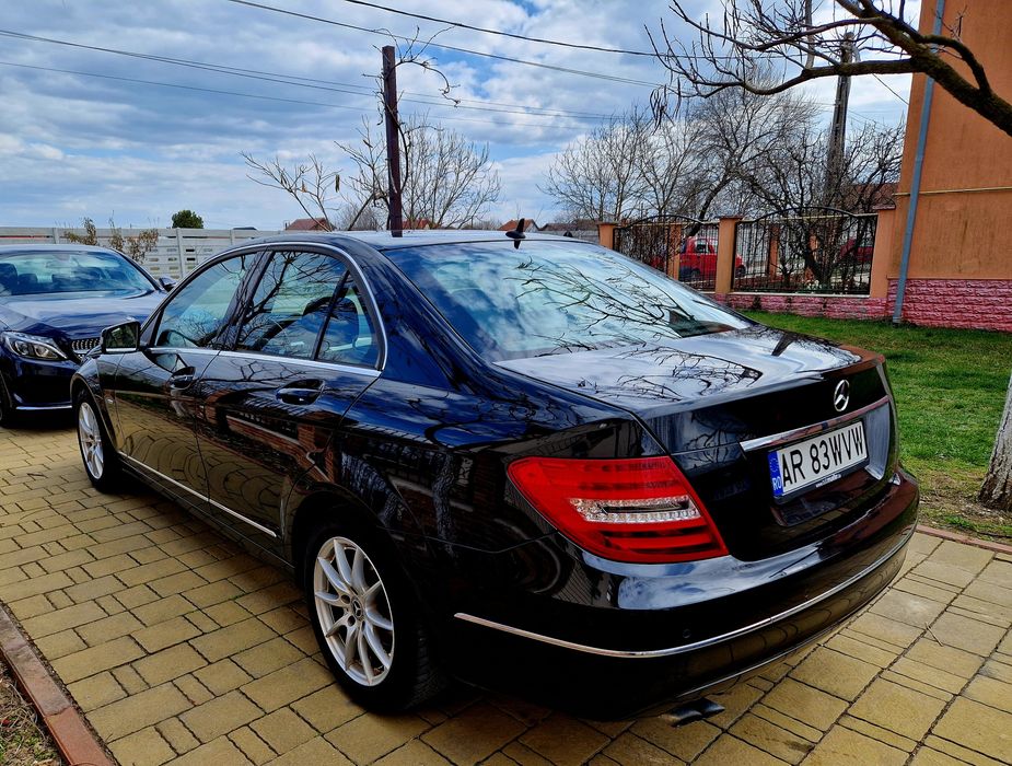 Mercedes-Benz C180