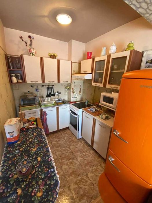 Дава се под наем Двустаен апартамент в Бургас, Лазур - 45 кв.м за 250 € - Снимка #1