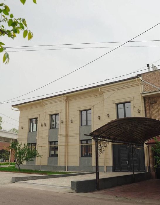 Продаётся коммерческая недвижимость в р-не Яшнабад,  ор-р круг Рохат