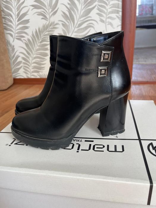 Продам женскую обувь