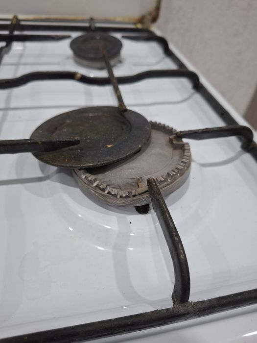 Продам газовую плиту