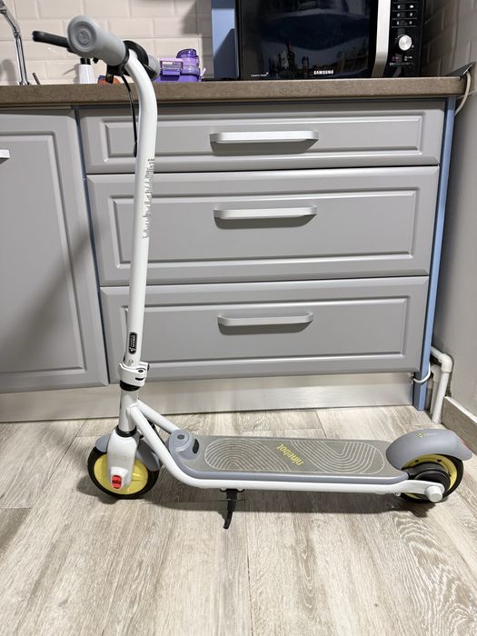 Vând trotinetă electrică pentru copii Segway Ninebot