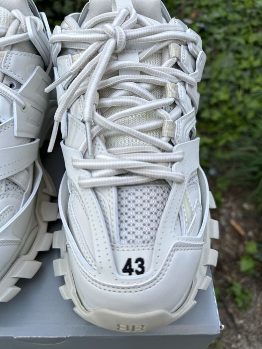 Balenciaga track (triple white)