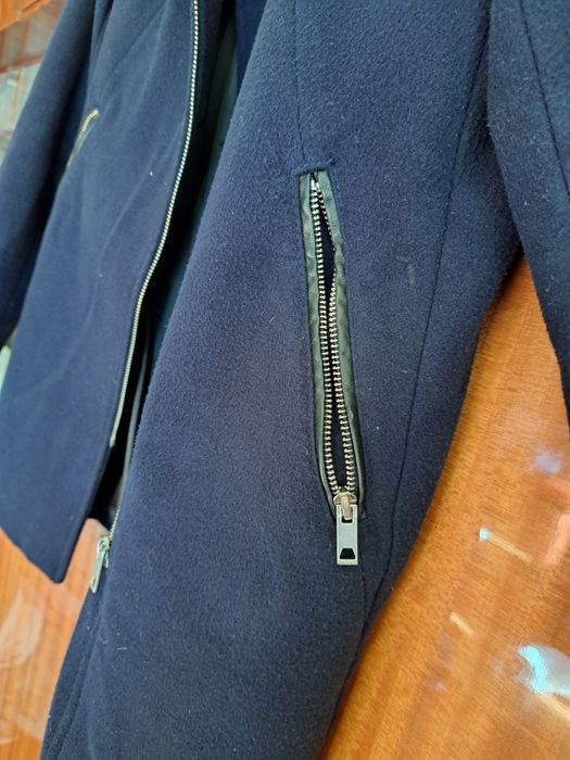 Bershka Палто в тъмносин цвят, размер S