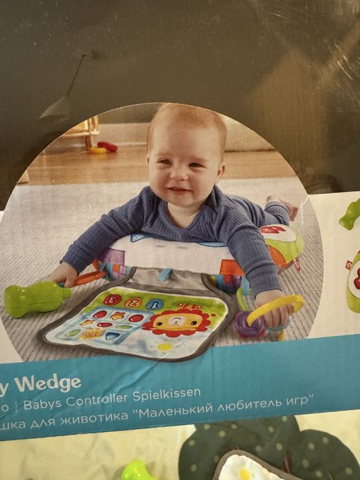 Мека възглавничка за лежане по корем fisher price