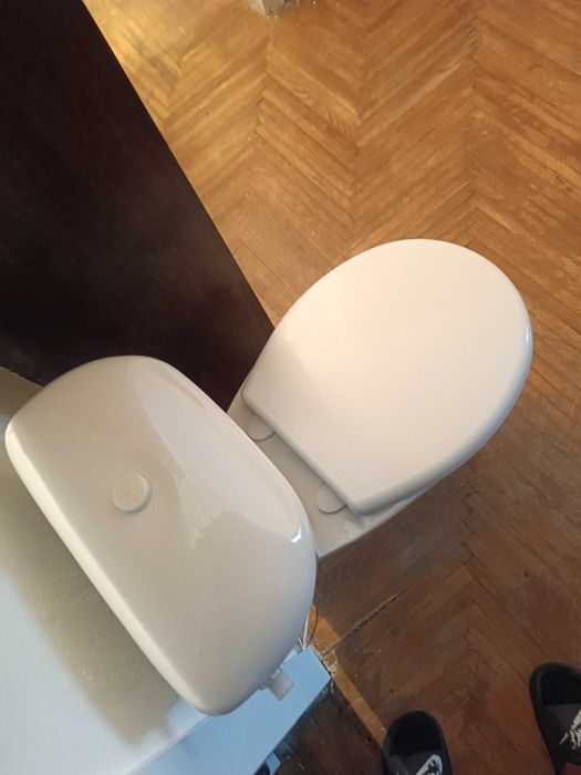 Унитаз б.у., санфаянс в отличном состоянии