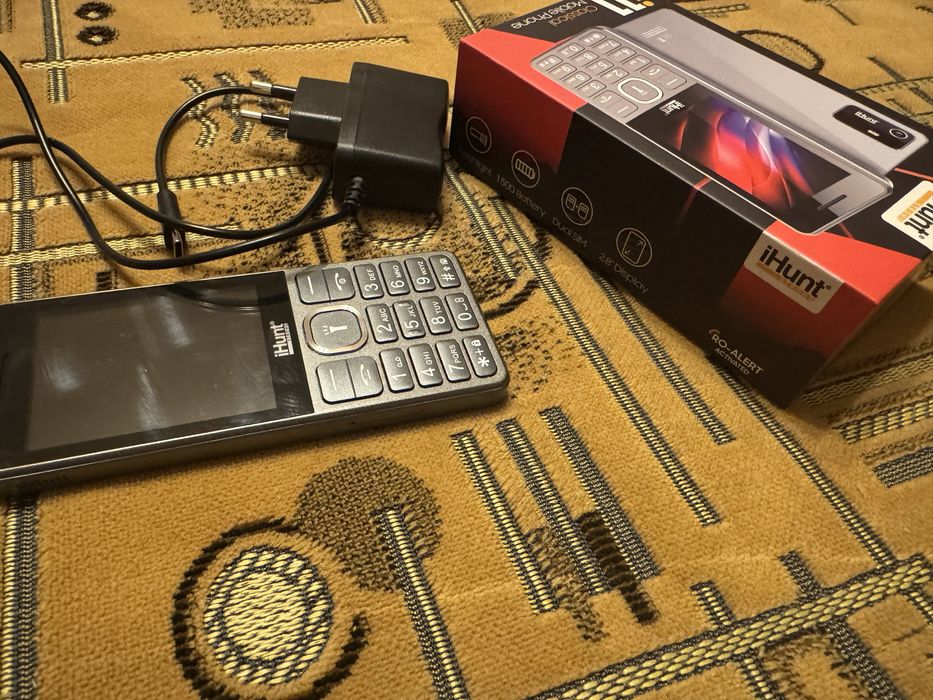 Telefon iHunt i11 cu butoane