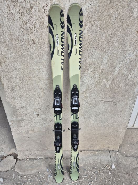 Продавам комплект обувки и ски salomon 155см