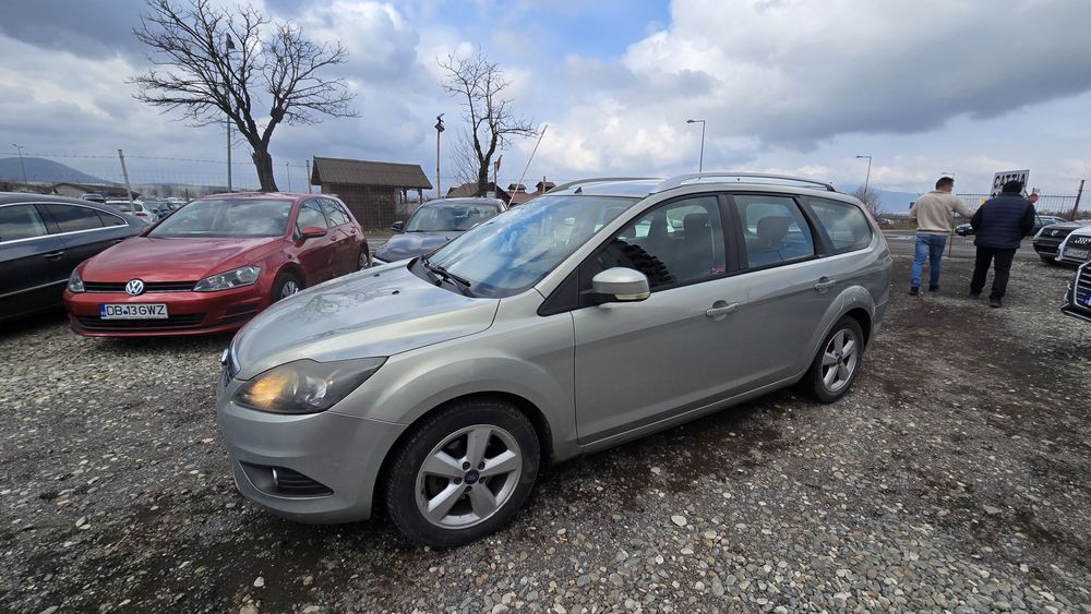 Ford Focus 1.6 benzina 11. 2010