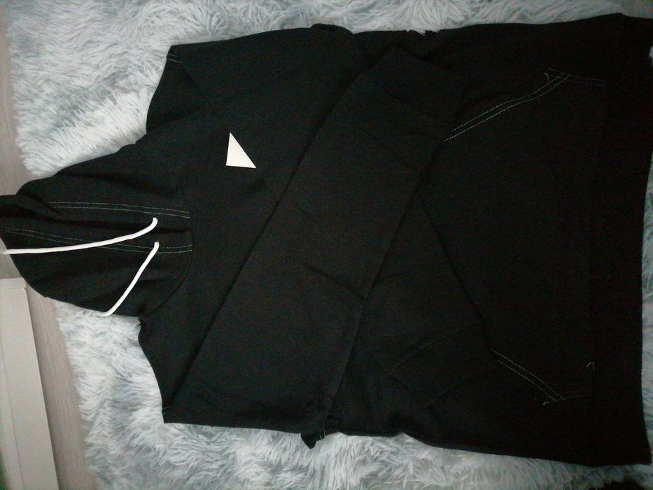 Hanorac negru simplu