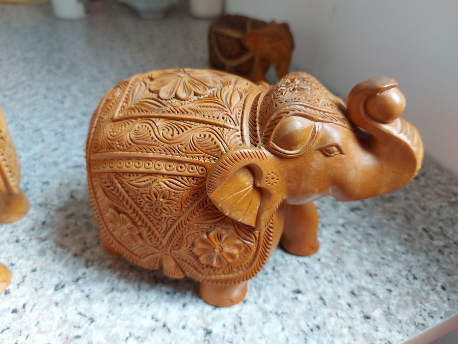 Слоны из Индии дерево