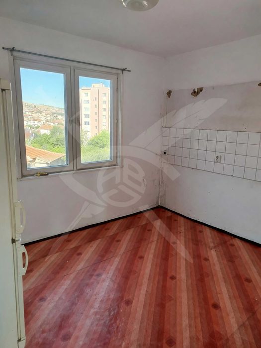 Продава се Многостаен апартамент в Айтос - 90 кв.м за 1034 €/кв.м - Снимка #4