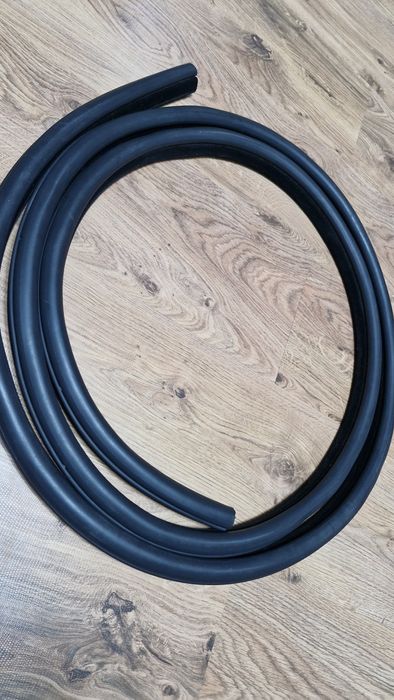 Уплотнитель проёма двери на бмв е39