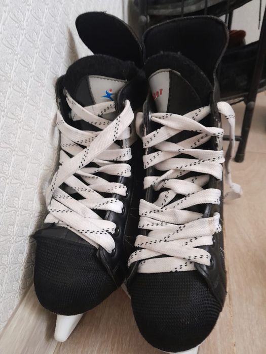 Коньки размер 38 и 30-32