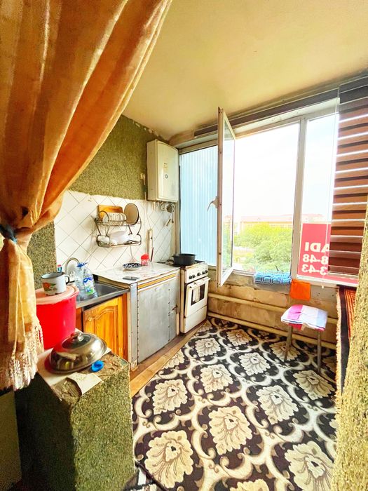 Уй сотилади 4/2/61кв гулистонда