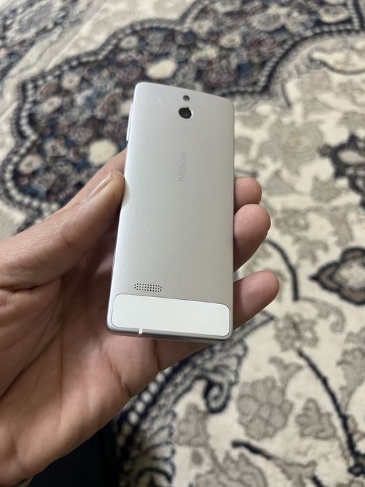 Nokia 515 silver