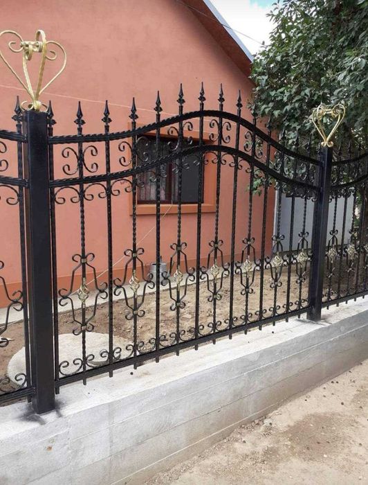 Garduri de diferite modele (sipca metalica, tabla, plasa si jaluzele)