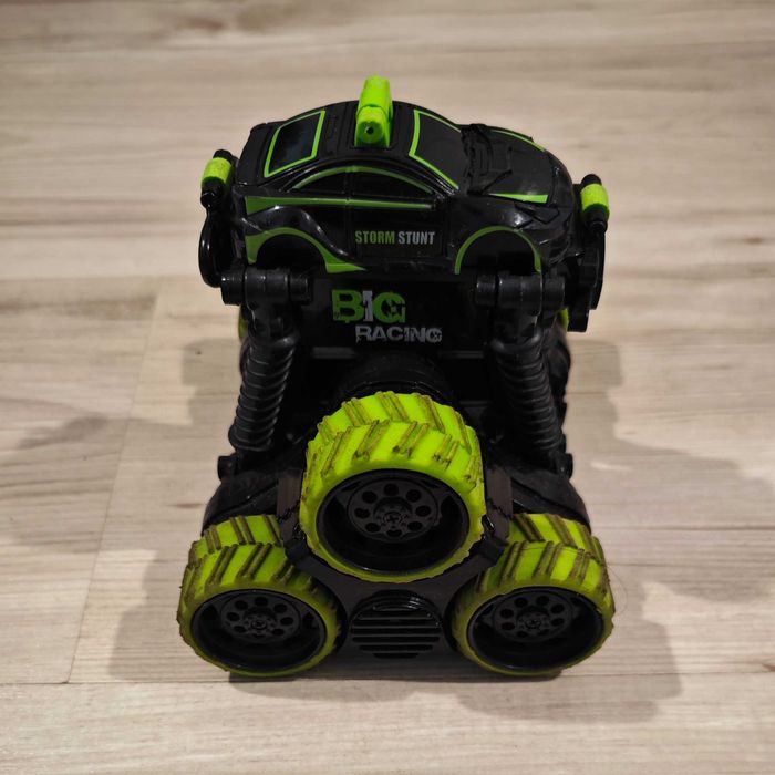 STUNT CAR играчка кола с дистанционно управление