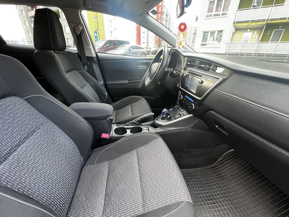 Toyota Auris Hybrid ! An Fab.2015 1,8i Hybrid Automat Cvt ! Inscris Ro !