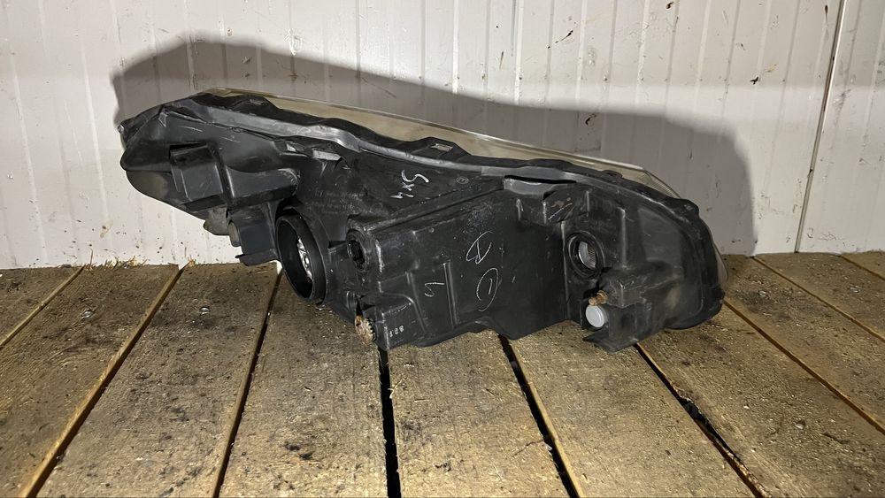 2 броя ляв фар и 2 броя десен фар Suzuki SX4