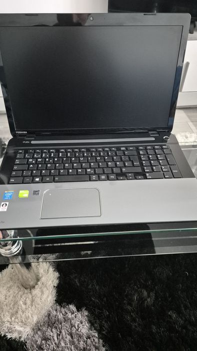 Leptop Toshiba satellite pro L70