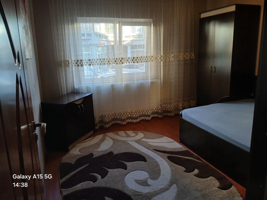 Închiriez apartament 2 camere ,baie ,bucătărie, hol.