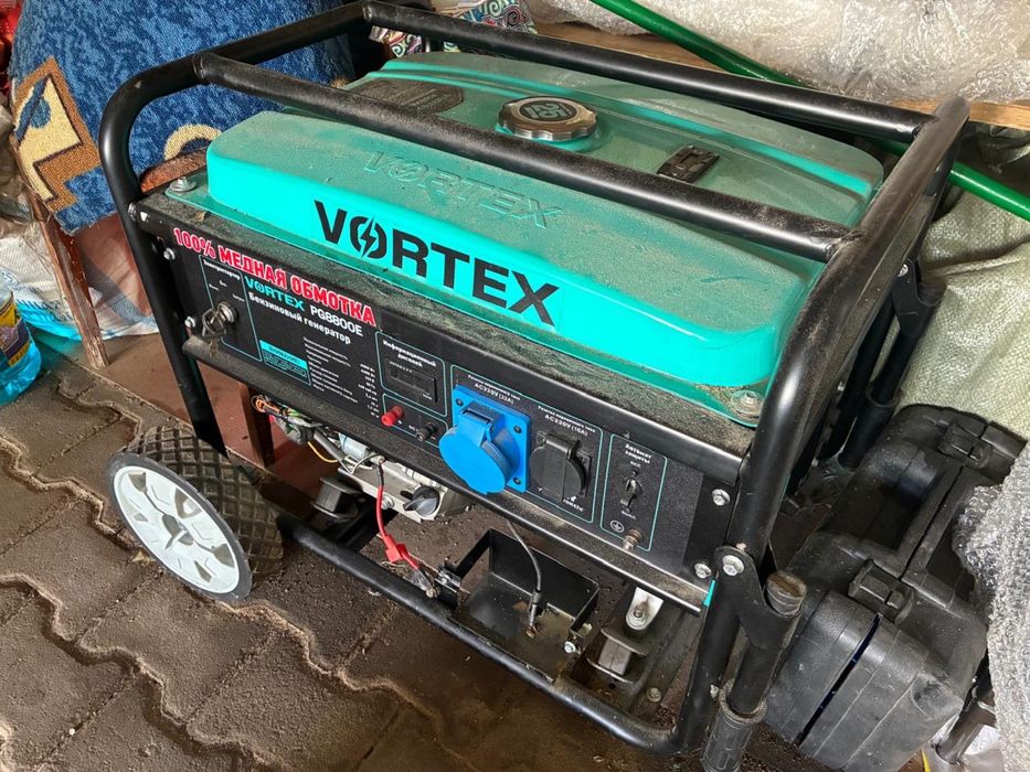 Продам генератор 220V , новая !