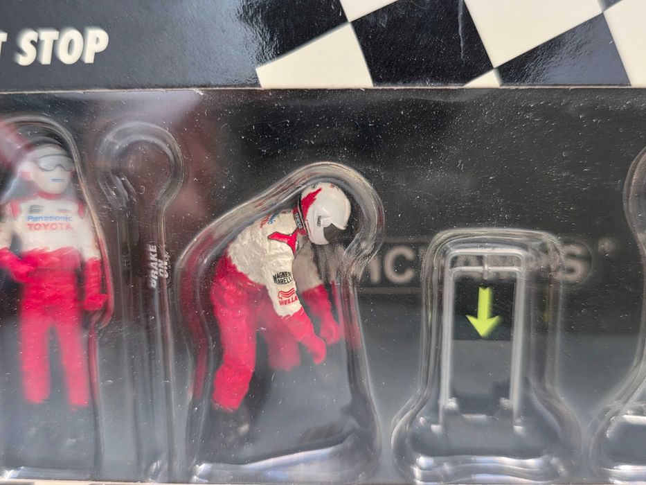 1/43 Minichamps Pit Stop Panasonic Toyota Racing Jack Set Formula 1 Figurine
