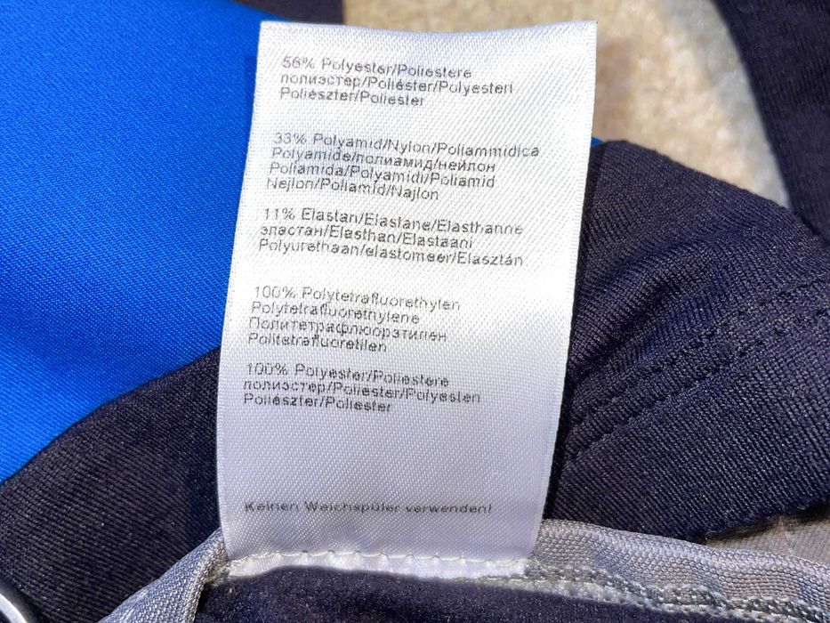 Jachetă Löffler, S