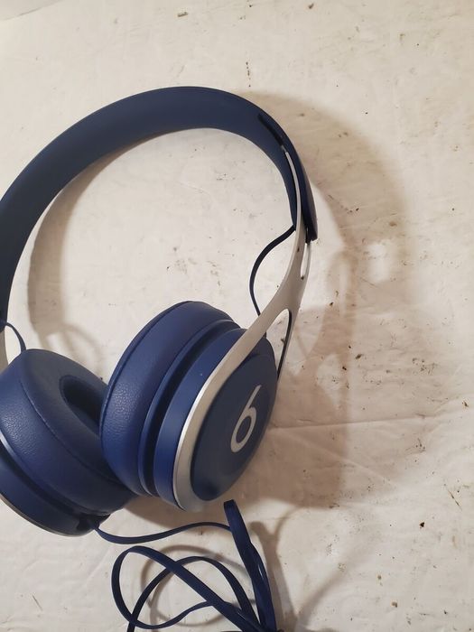 Casti Beats EP ca noi