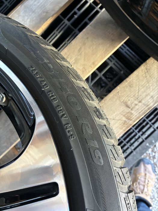 245/40/19 Пирели Зимни Run Flat