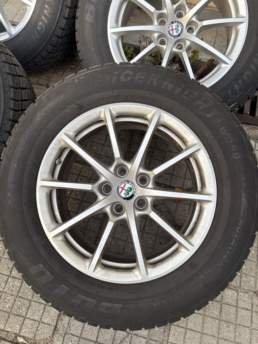 Гуми с джанти Алфа Ромео Stelvio Giulia 235 65 17