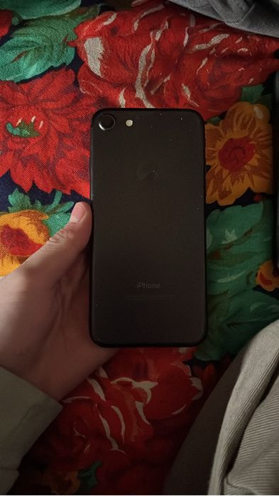 айфон 7прадам срчно