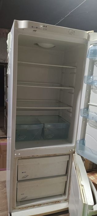 Продам холодильник