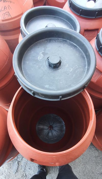 Дебелостенни бидони