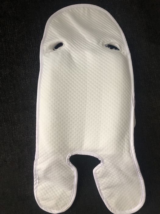 Подложка за бебешко столче за кола.