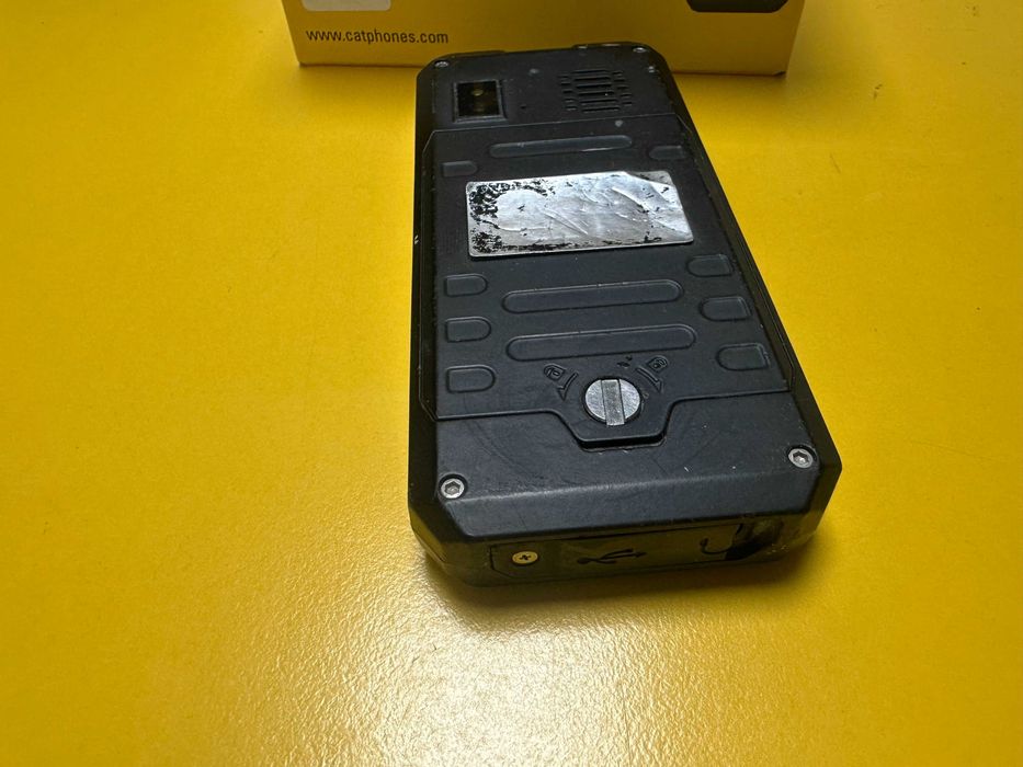 Мобилен телефон CAT B30