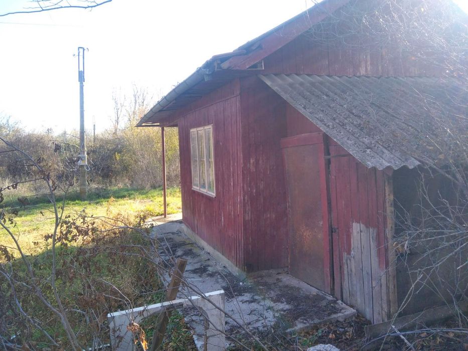 Вила/ Къща с Ток и Вода