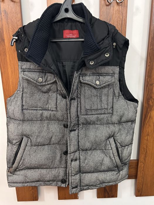 Продам мужскуйю жилетку Zara
