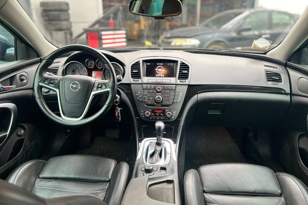 CUTIE VITEZE AUTOMATA OPEL INSIGNIA - AN 2012 2.0DIESEL 4X4